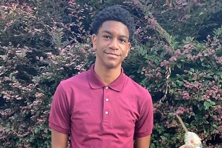 Jovem de 16 anos morre ao tentar salvar crianças que ele não conhecia de se afogarem: “Foi um herói”