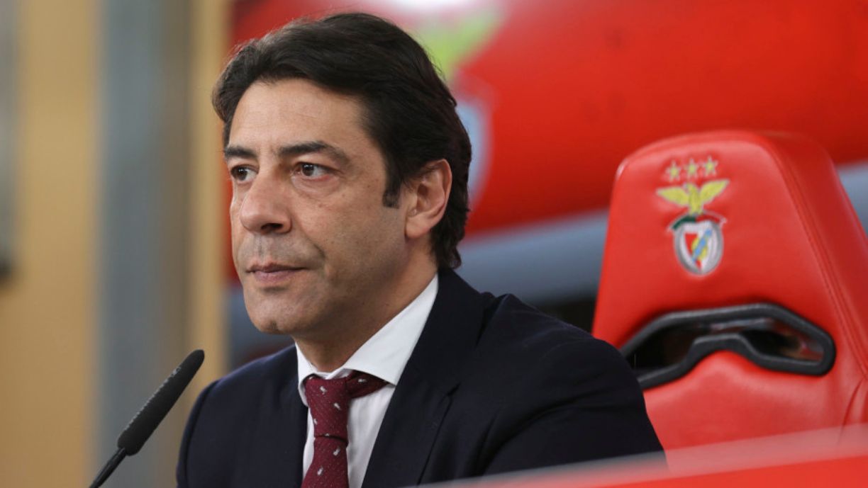 Benfica desmente notícia do jornal Record: ‘totalmente falso’