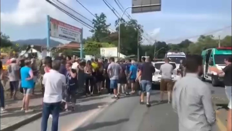 Pai de criança morta em ataque a creche no Brasil revela último momento com o filho